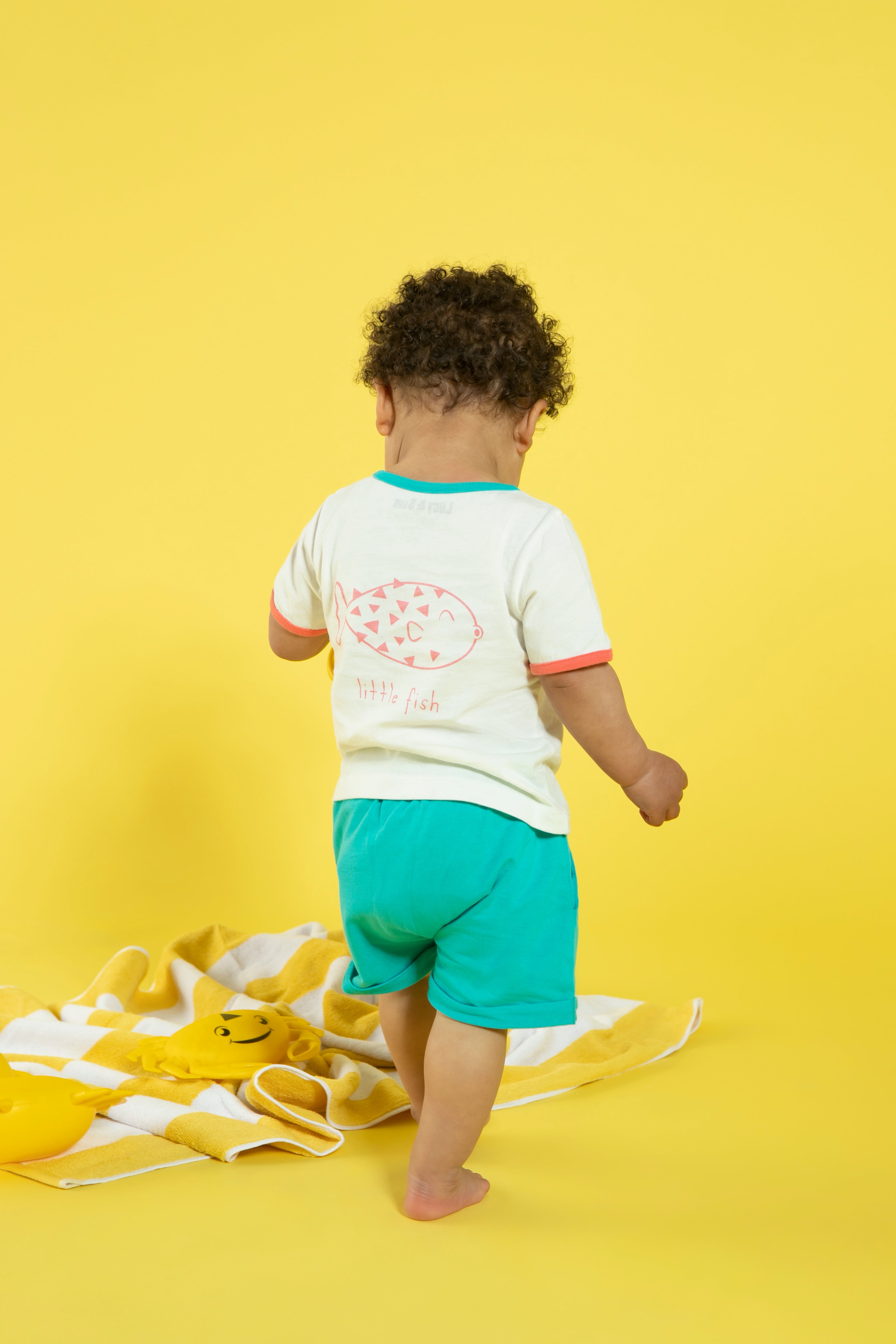 Lucy & Sam White and turqoise pufferfish t shirt and shorts